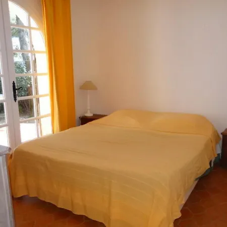 Villa Climatisee 2 Chambres Avec Vue Sur La Mer Et Parking A Cavalaire-Sur-Mer - Fr-1-100-199 Villa