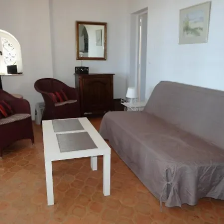 Villa Climatisee 2 Chambres Avec Vue Sur La Mer Et Parking A Cavalaire-Sur-Mer - Fr-1-100-199 * Cavalaire-sur-Mer